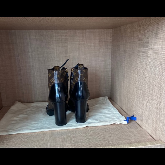 Luis Vuitton - Picture 6 of 10